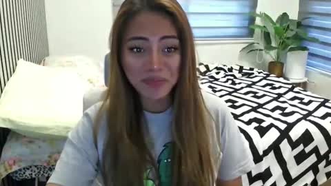 Snapshot of katiefrox_ chatting on 3, 3, 2025 katiefrox  online show from 3, 3, 2025