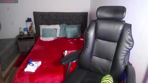 Snapshot of katik_11sexhot chatting on 19, 10, 2025 Daniela  online show from 19, 10, 2025