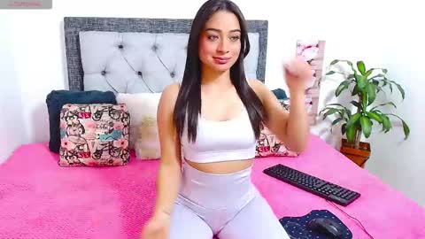 Snapshot of katikloving chatting on 18, 1, 2026 Follow Instagram katikloving online show from 18, 1, 2026