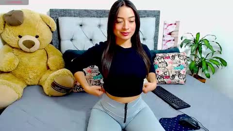 Snapshot of katikloving chatting on 27, 2, 2026 Follow Instagram katikloving online show from 27, 2, 2026