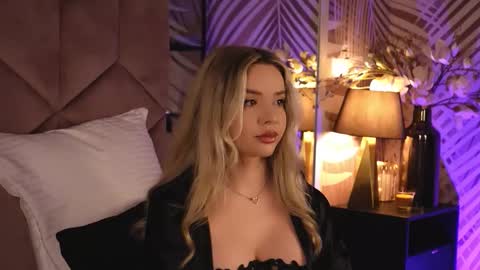 KatJolie online show from 3, 12, 2025