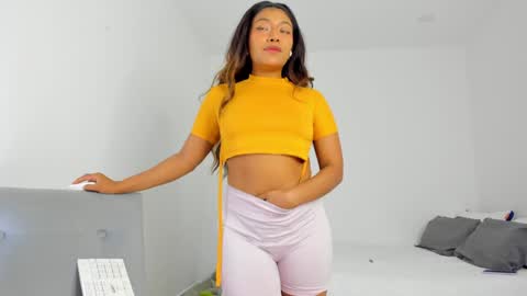 Follow me on instagram and twitter as correaktnees online show from 21, 12, 2024