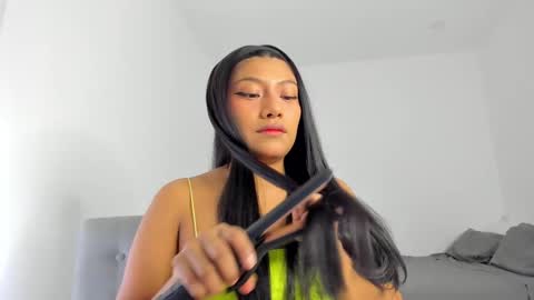 Follow me on instagram and twitter as correaktnees online show from 10, 3, 2025