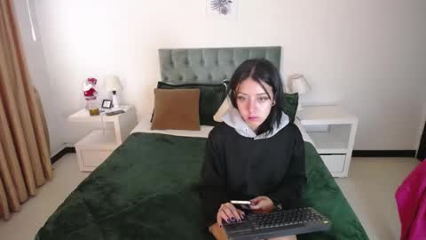 Katnia and Marcuz online show from 3, 1, 2025