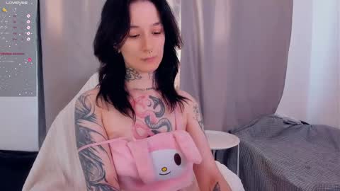 katrina_h0w online show from 7, 5, 2026