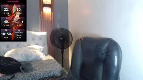 Snapshot of katty_findom_ chatting on 21, 10, 2025 katty online show from 21, 10, 2025