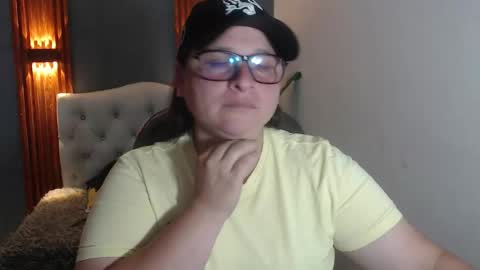 Snapshot of katty_findom_ chatting on 21, 4, 2026 katty online show from 21, 4, 2026