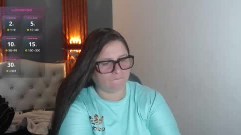 Snapshot of katty_findom_ chatting on 8, 5, 2026 katty online show from 8, 5, 2026