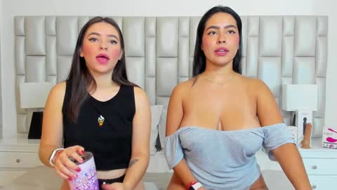katy blonde girl and paola big boobs online show from 28, 12, 2024