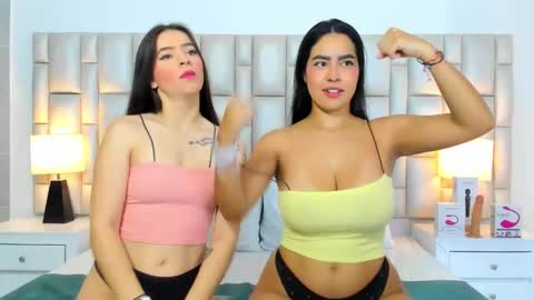 katy blonde girl and paola big boobs online show from 17, 1, 2026