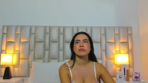 katy blonde girl and paola big boobs online show from 15, 7, 2026
