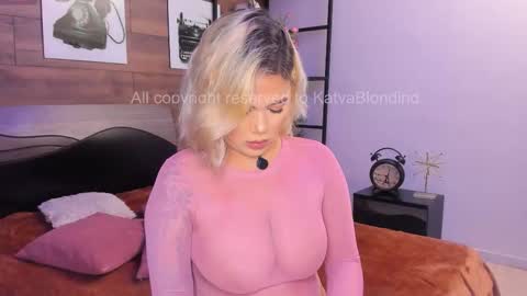 Snapshot of katyablonding chatting on 29, 9, 2025 salo online show from 29, 9, 2025