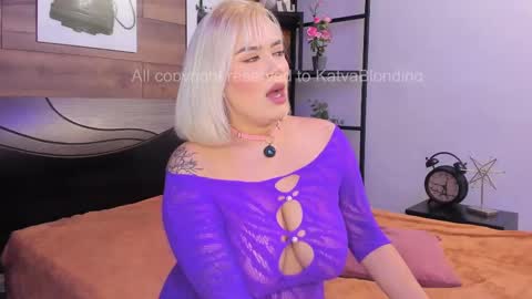 Snapshot of katyablonding chatting on 11, 10, 2025 salo online show from 11, 10, 2025