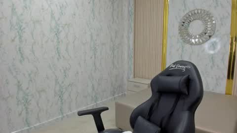 KatyBlondee  online show from 17, 11, 2025