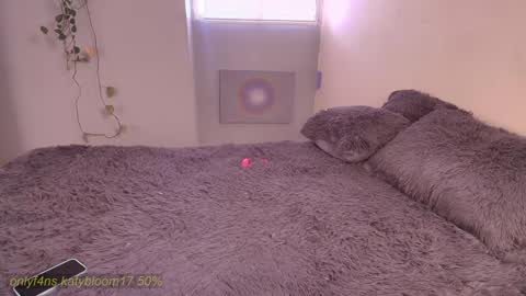 Snapshot of katybloom_ chatting on 21, 2, 2026 online show from 21, 2, 2026