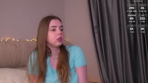 Mia  Lovense is active Private is Open online show from 23, 7, 2026