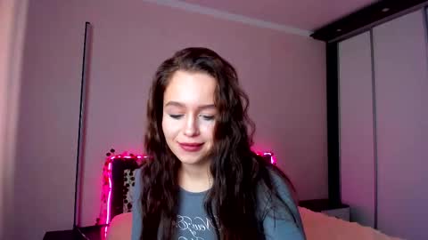 Snapshot of katyxkitten chatting on 19, 11, 2025 Stesha online show from 19, 11, 2025