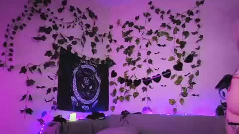 Snapshot of kawai_kittypussy chatting on 25, 6, 2026 Mia online show from 25, 6, 2026