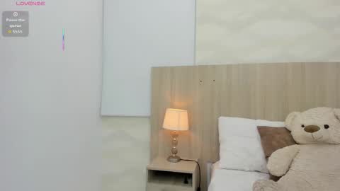   online show from 25, 11, 2025