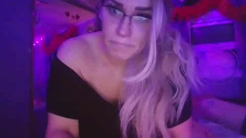 M and K online show from 16, 4, 2026