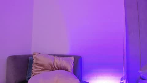 Kayla online show from 4, 3, 2025