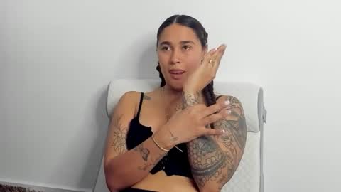 Snapshot of kayleescott1 chatting on 22, 10, 2025 Kaylee Scott online show from 22, 10, 2025