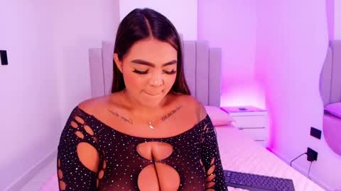 kaylie evans online show from 25, 4, 2026