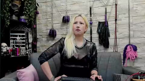 Miss Kazia online show from 5, 10, 2025