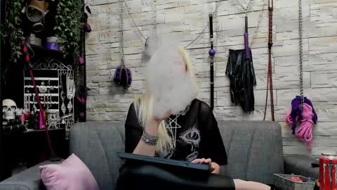 Miss Kazia online show from 6, 10, 2025