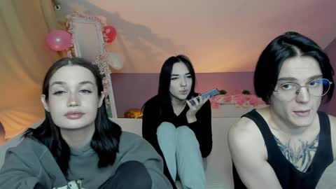 Snapshot of kebesheska chatting on 16, 1, 2025 Seb Polly Roxy Jonny online show from 16, 1, 2025