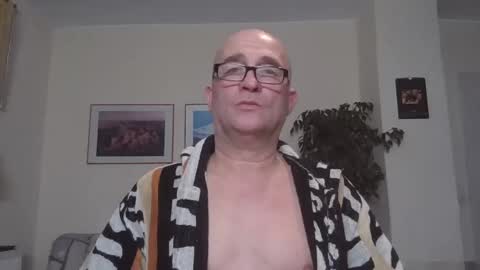 keilie1 online show from 2, 1, 2025