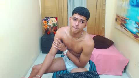 keinner  sexy hot bigcock online show from 21, 10, 2025