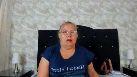 Snapshot of keiralennox chatting on 20, 10, 2025 online show from 20, 10, 2025