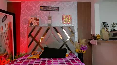 kelly__thomson online show from 8, 9, 2025