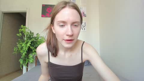 kelly_gerzikaaa online show from 14, 4, 2026