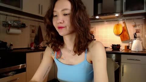 Snapshot of kelly_yon chatting on 7, 1, 2025 Kelly online show from 7, 1, 2025