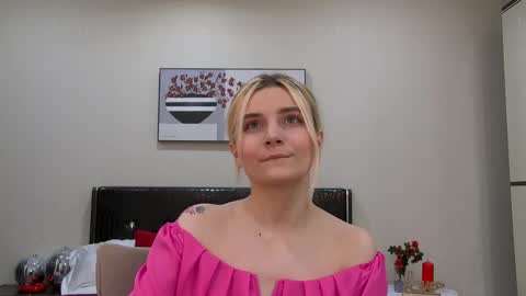 Kelly Stoneys online show from 2, 2, 2025