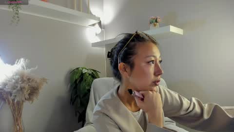 Snapshot of kellyy_bern chatting on 4, 5, 2026 kellyy_bern online show from 4, 5, 2026