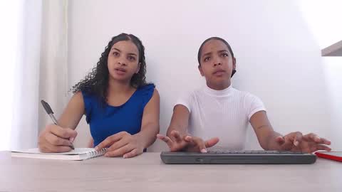 Snapshot of kendaall_sweet chatting on 2, 12, 2024 Kendall online show from 2, 12, 2024