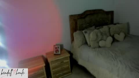 KendallHoule online show from 10, 2, 2025