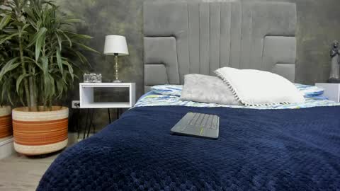 Kendra London online show from 4, 4, 2026