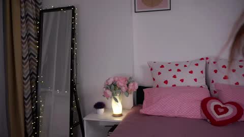 Kira online show from 14, 4, 2026