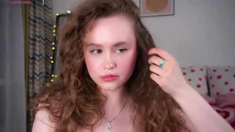 Snapshot of kendraedger chatting on 3, 5, 2026 Kira online show from 3, 5, 2026