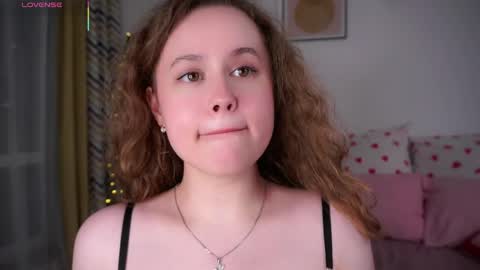 Snapshot of kendraedger chatting on 16, 5, 2026 Kira online show from 16, 5, 2026