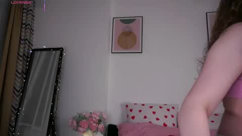 Snapshot of kendraedger chatting on 30, 5, 2026 Kira online show from 30, 5, 2026