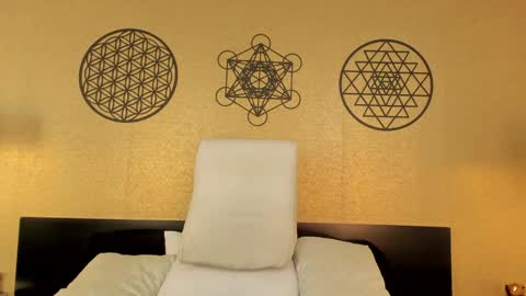 Snapshot of kendraleroy chatting on 8, 2, 2025 KENDRA online show from 8, 2, 2025