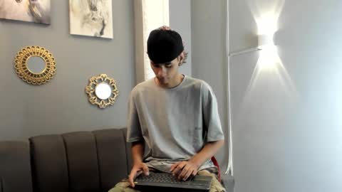Snapshot of kenix_777 chatting on 18, 10, 2025 KENIX online show from 18, 10, 2025