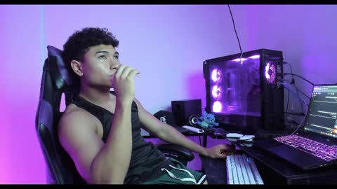 Snapshot of kenji_azura chatting on 28, 10, 2025 kenji online show from 28, 10, 2025