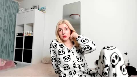 Kenzie online show from 31, 1, 2025