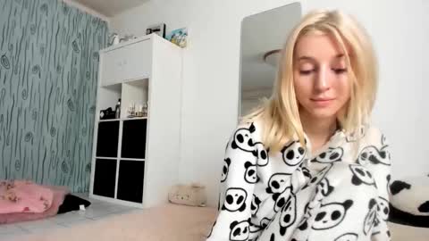 Kenzie online show from 6, 10, 2025